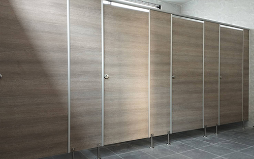 Installation work for bathroom partition wall